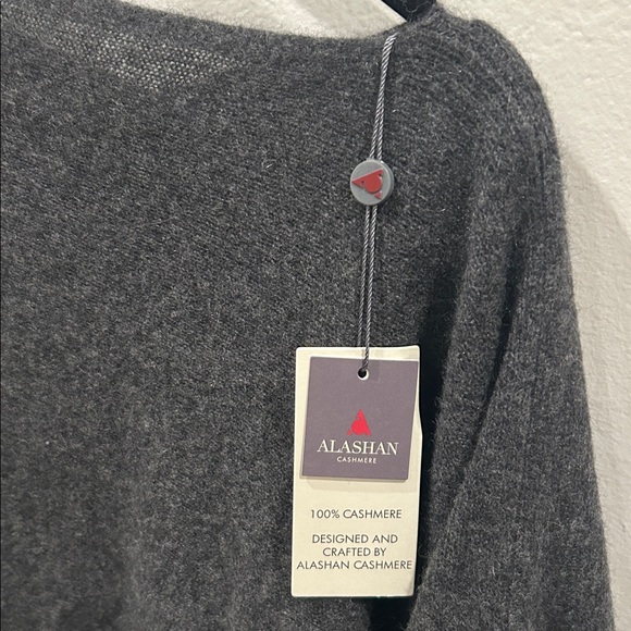 NWT 100% cashmere gray poncho - Picture 3 of 6